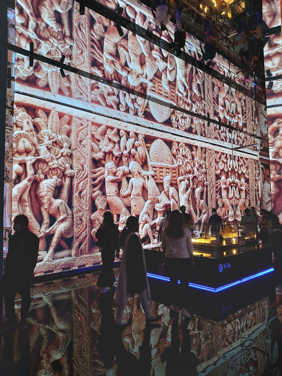 AshaDwarakanath's tweet photo. Vibrant massive digital walls display exquisite photographs and videos highlighting India's art, culture and heritage. Mesmerizing!
#ClickTheFun #IndiaAtDubaiExpo https://t.co/jUNldpGA7t