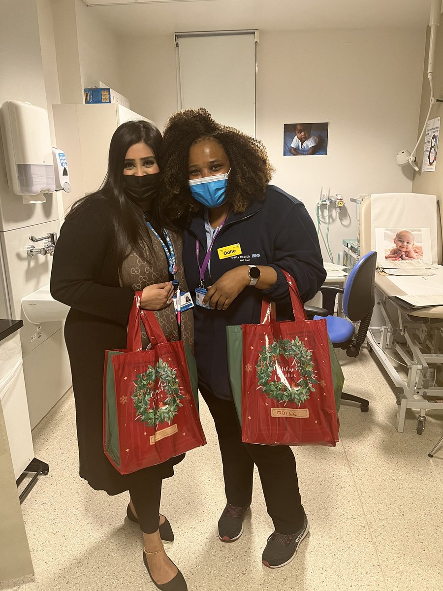 Some Christmas Treats from our TeamLead <a href="/DaleneDeSouza/">Dalene</a> <a href="/RLHImms/">Maternity Immunisation Team</a>. Thank you for our Goodies!! Team work makes the dream work💪🏽Merry Christmas 🎄 
#BartsHealth #WeCare #Teamappreciation <a href="/Juanito_Soria/">Juan Soria</a> <a href="/RLHMaternity/">RLH Maternity</a> <a href="/Alice1Ky/">AliceK RM, RGN, BSc Hons in midw, @ RLH Maternity</a>