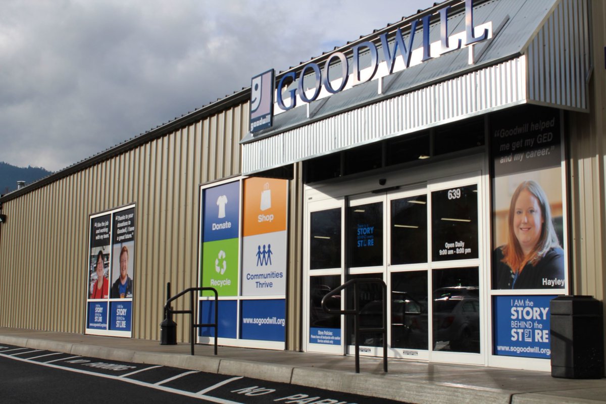 Fill your last-minute holiday needs with a quick trip to #Goodwill! We are open regular hours today and are here to help you prepare for the weekend's festivities! 🎁🎄❄️

We will be closed Christmas Eve &amp; Day to celebrate with loved ones, and wish you all a joyful #holiday!