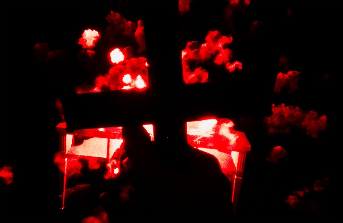 🇺🇸What about a little bit of atmosphere?
🇧🇷Que tal um pouco de atmosfera?

#indiegames #indiegame #horrorgame #horrorgames #SteamSale #SteamWinterSale #indiedev #indiebr #jogobr