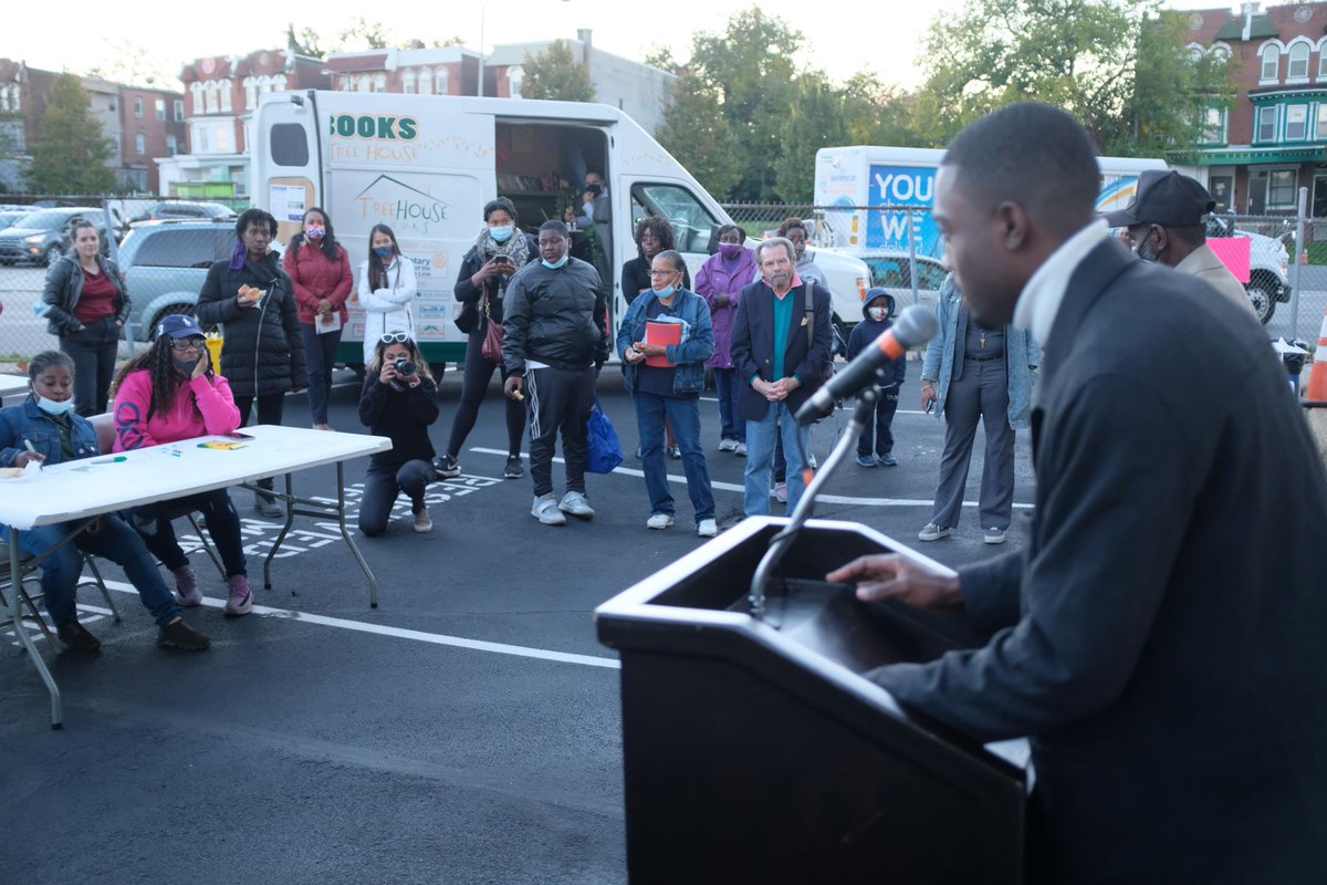 Readby4th's tweet photo. Thank you to everyone who supported the #WeWillWriteTheWorld reading promise billboard campaign. 

See all the billboards and photos from the events at https://t.co/tOoxHehPIY

@HistoricFH 
@WilliamPennFdn 
@SouthPhillyRead 
@GoMtAiry
#Indochineseamericancouncil https://t.co/M6W0BPS9Bo