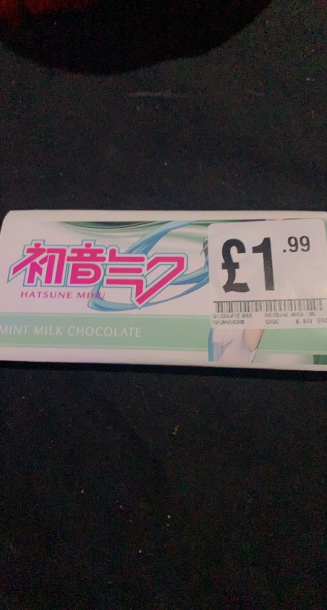 papaleilarates's tweet photo. first rating - 4/10 
it tastes like my mums toothpaste i regret buying this for 2 pounds it’s like a rip off of a mint aero if u genuinely enjoy this i’d rather take 20 blows to the head then talk to u (only reason the rating is so high is because the packaging) https://t.co/2ED1HGNDCk