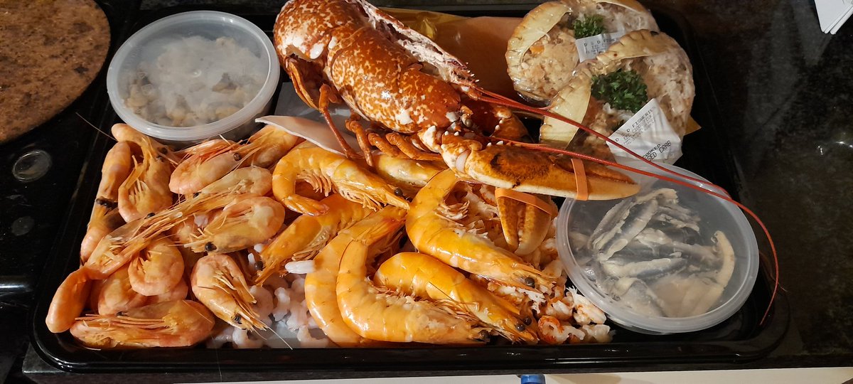 sir_jonathan's tweet photo. Our Christmas fish platter from @FreshFromBoat is just fabulous thanks so much to Chantelle and the team for this and a whole year of brilliant fresh local fish. #freshfish @thefishmish @Girlyfishmonger https://t.co/oxYn1GYzwZ