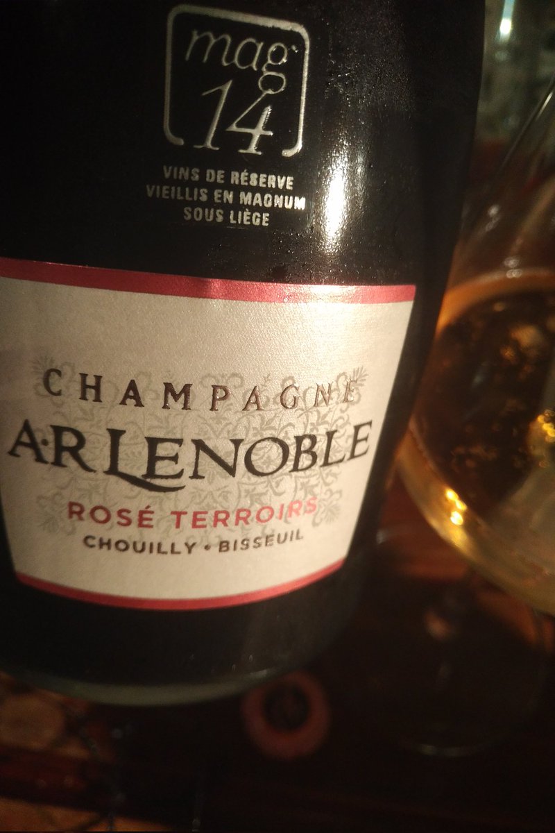 AnneInVino's tweet photo. RoséTerroirs from @arlenoble @annemalassagne is such a perennial favourite! Merry #fizzmas one and all!
#fizzforever #Champagne https://t.co/jRoLTB07rz