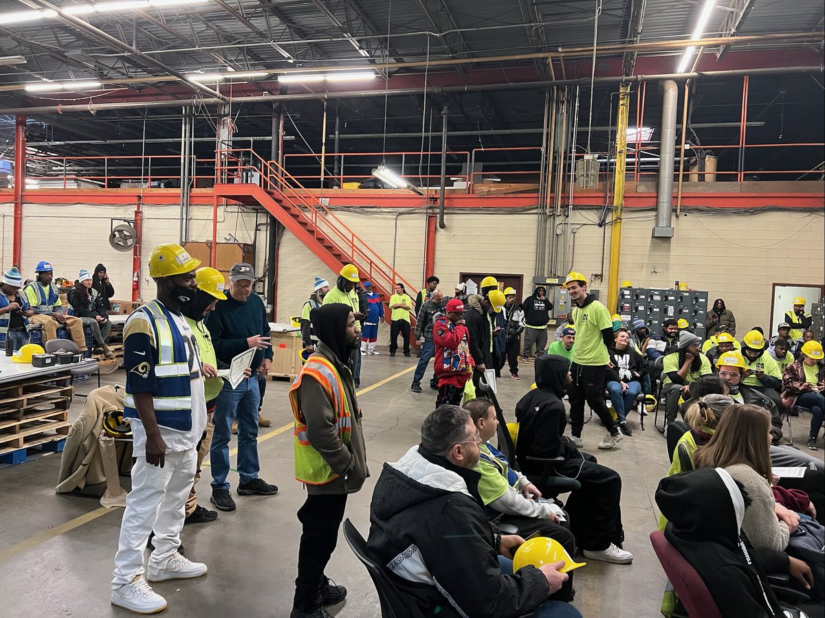 RecycleForce's tweet photo. We’re celebrating today at our annual #RecycleForce holiday party! #happyholidays https://t.co/j7QRkyllv1
