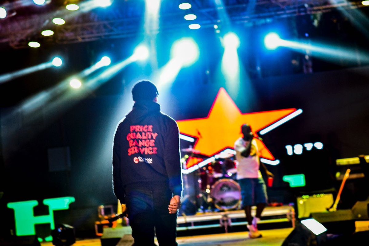 SnowChiff's tweet photo. Davido live in concert was mad. Thanks for everyone who came to support me @davido @ECoolOfficial #davidoliveinconcert https://t.co/RRHKKoEAcf