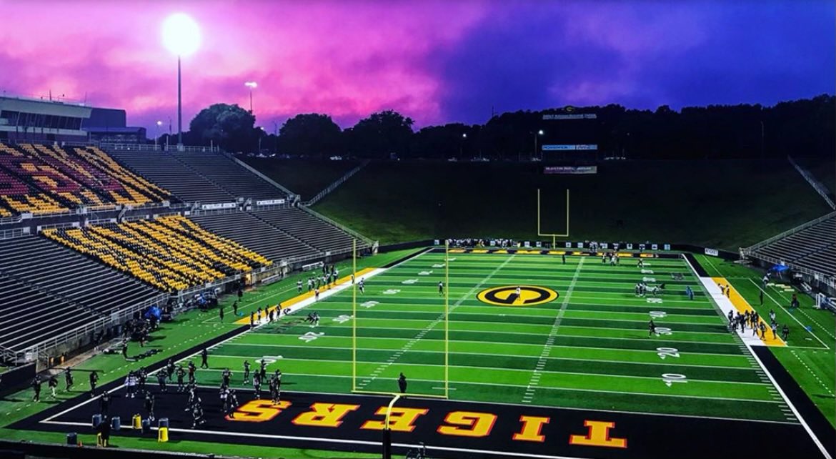 BrownDeantwon's tweet photo. After a great talk with @coach_scott31 I am Blessed to receive an offer from GRAMBLING UNIVERSITY 
#HueDat https://t.co/aC3CObQH6A