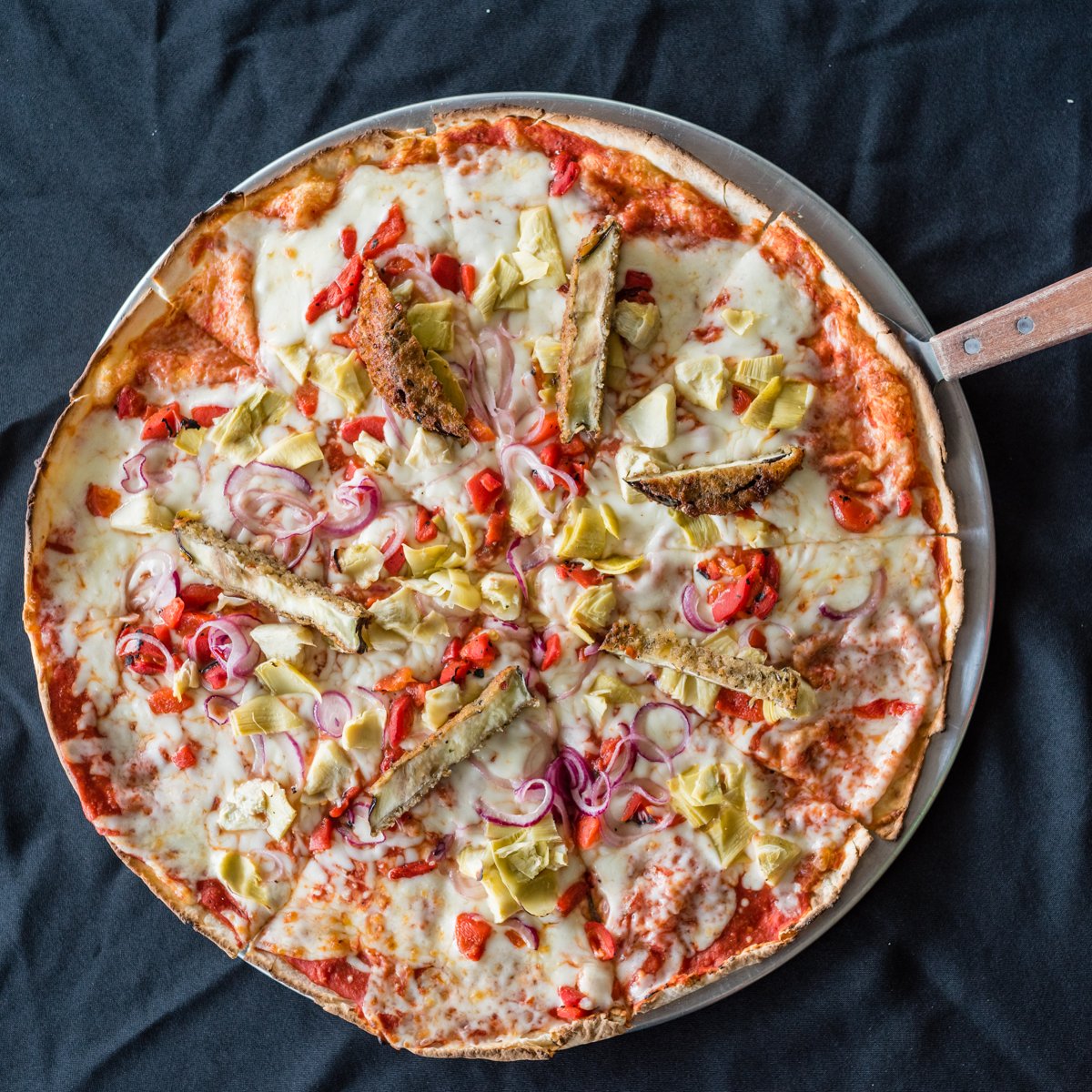 Cocositalian's tweet photo. From the family here at Coco's Italian Market, may your days be merry, bright, and full of all your favorite homemade dishes this weekend! Until then, enjoy a few of your faves here to fuel up for your holiday feast. #SeasonsEatings https://t.co/NplJlR5Tcg