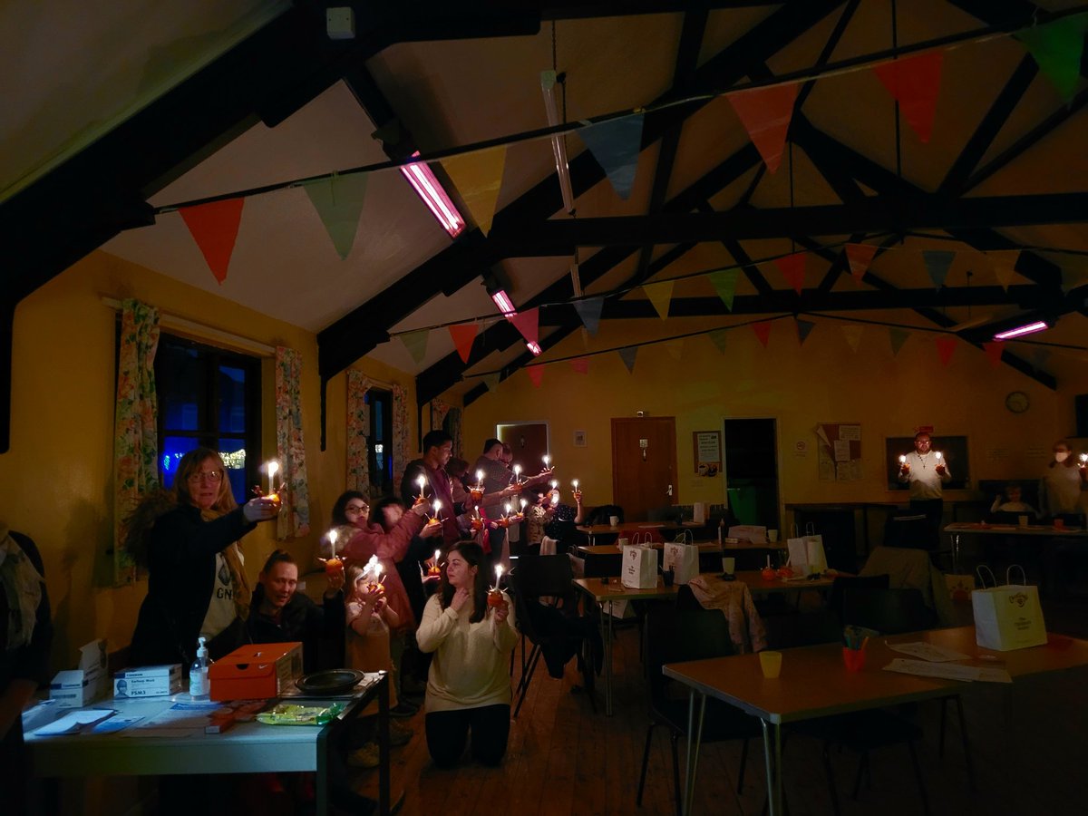 RevZoeBurton's tweet photo. Celebration Church 1st Christingle celebrating #Jesusthelightoftheworld. Awe, wonder, hope, joy, gratitude and generosity. The 3rd verse of Away in a Manger, a take away prayer to use in families' homes. Beautiful.
@diocswellnott @torsramsey https://t.co/hZ0voigsCg