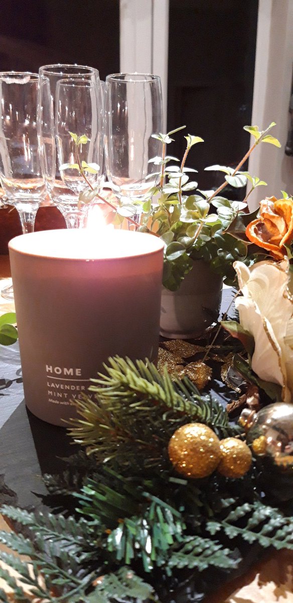 natashabugbee's tweet photo. Just need to add bubbles &amp; friends
#Christmasready x https://t.co/fdbt4JLAOb
