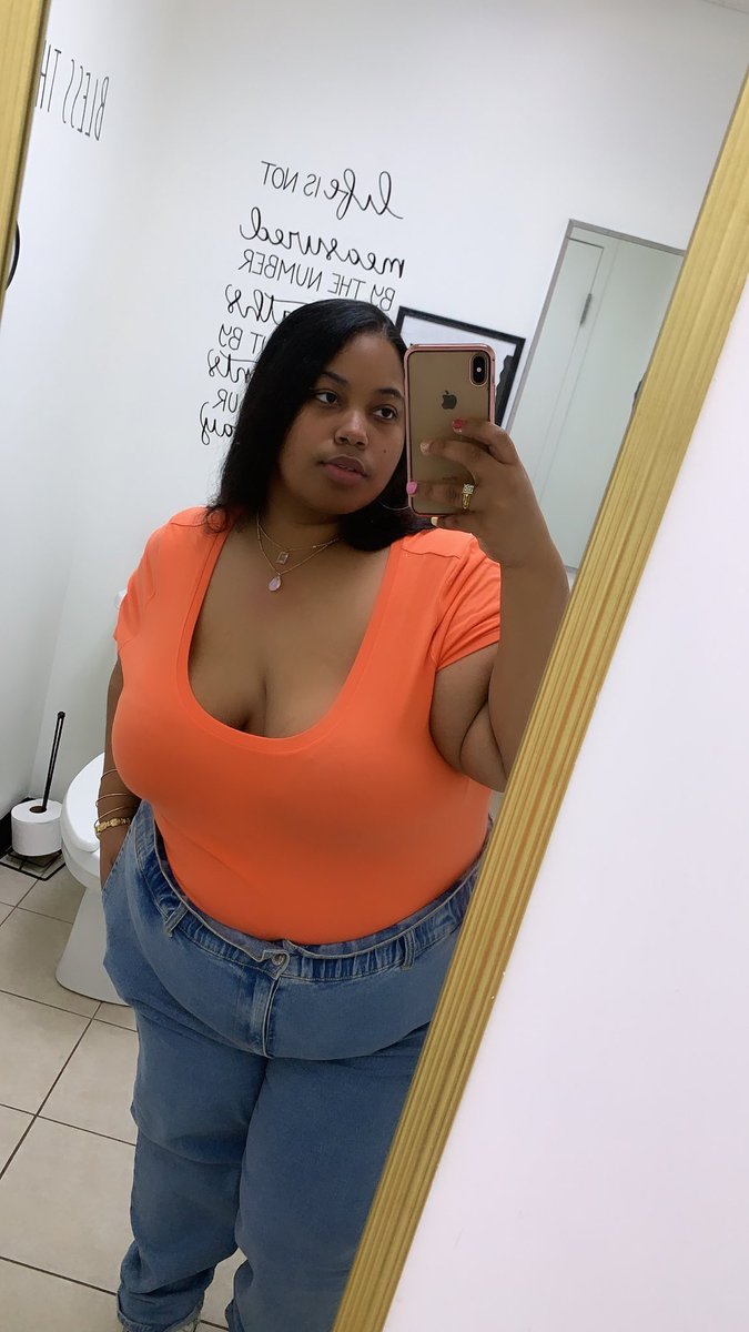 PopYour_Bubble's tweet photo. If you’re scrolling past this post a mirror selfie. https://t.co/sZP9bPkZdN