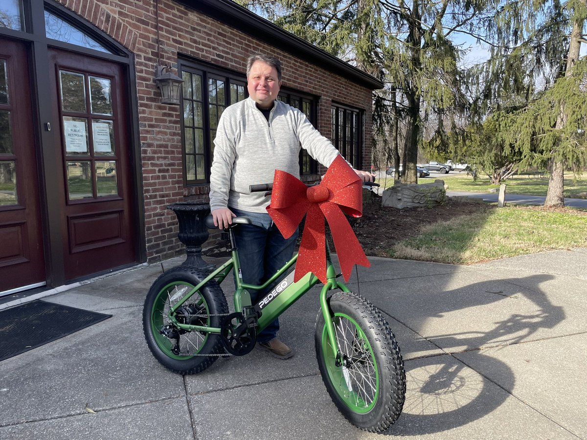 Olmsted Parks Conservancy (@olmstedparks502) on Twitter photo 🚲 Congratulations to Robert Shader for winning the 2021 December Membership Drive Pedego Electric Bikes Louisville drawing!
BIG thank you to <a href="/HeineBrosCoffee/">Heine Brothers Coffee</a> for making this all possible! 🚲 Congratulations to Robert Shader for winning the 2021 December Membership Drive Pedego Electric Bikes Louisville drawing!
BIG thank you to <a href="/HeineBrosCoffee/">Heine Brothers Coffee</a> for making this all possible!