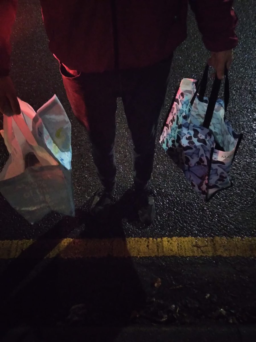 BrownsCIC's tweet photo. Our staff have been out and about today delivery @cookmygrub donated Christmas meals to our clients across @rbwm @maidenhead @windsor @slough 
#homelessness #Christmas2021 https://t.co/p7IqLD0p9i