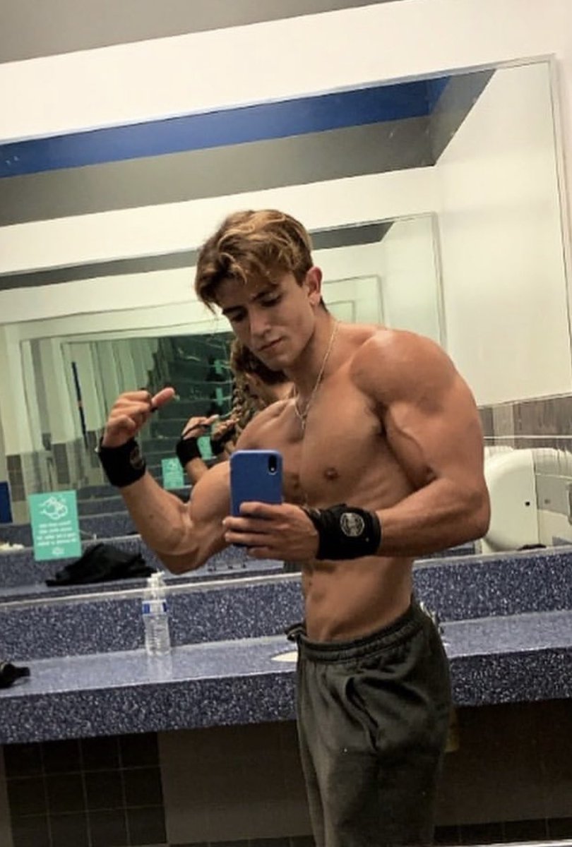 slaveforalpha_'s tweet photo. What is it like to serve a God? It's waking up with a purpose, working for him just because he exists, sleeping thinking about doing better the next day because he deserves it, feeling that you've found your place in the world!  @Themahanadonis is our God! Stop serving betas now! https://t.co/WzTsjbYUPz