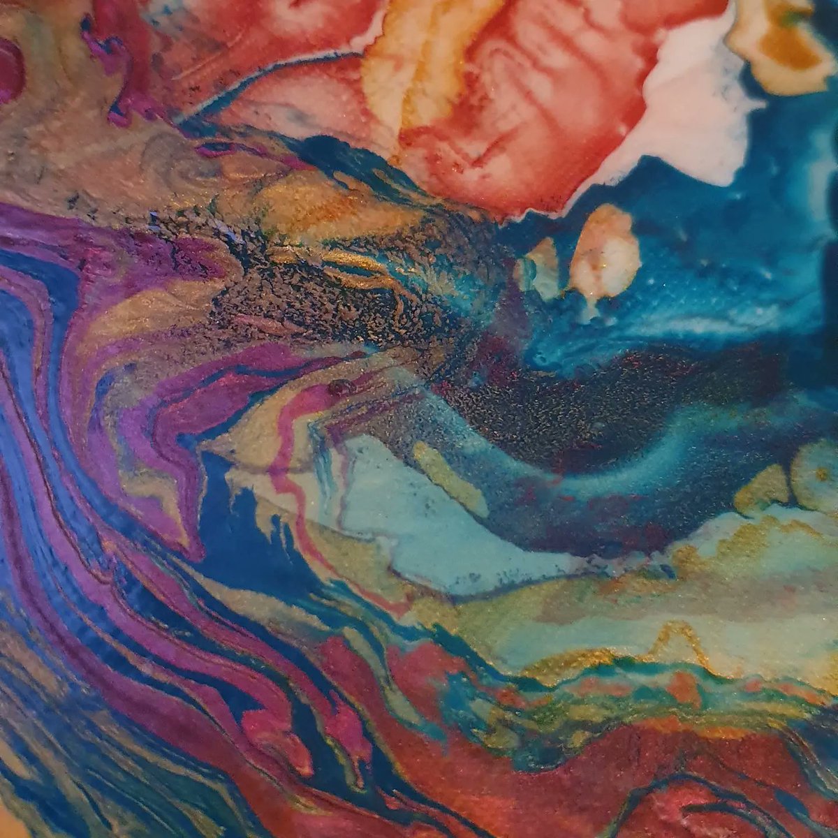 sophina_b's tweet image. #magicfly is better than #golden in my #pouringpaint sadly they dont sell individual bottles. Does anyone know of an equivalent brand (or technique) that will produce this effect?