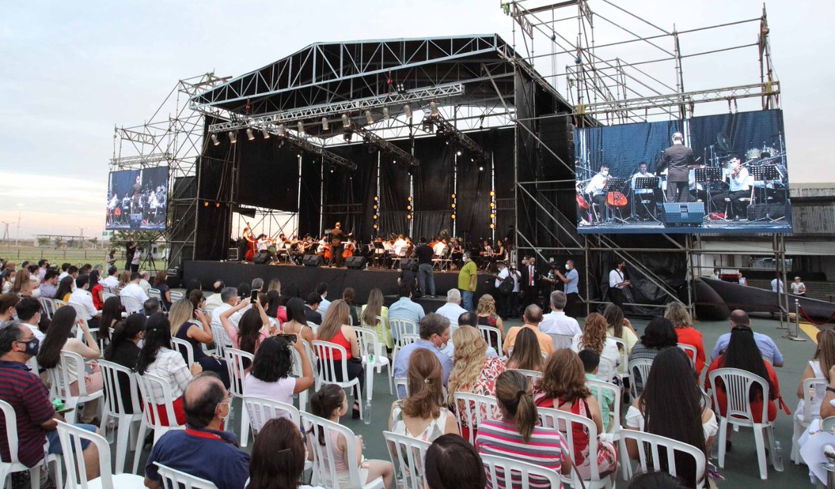 PoderJudicialPY's tweet photo. 🔴El Presidente de la CSJ, César Diesel y los ministros Alberto Martínez Simón, Eugenio Jiménez Rolón y Carolina Llanes, participaron del concierto de Navidad "Noche de Paz, Noche de Amor", organizado por el Gobierno, a través de la Oficina de la Primera Dama (OPD). https://t.co/dqDgv5tgmY