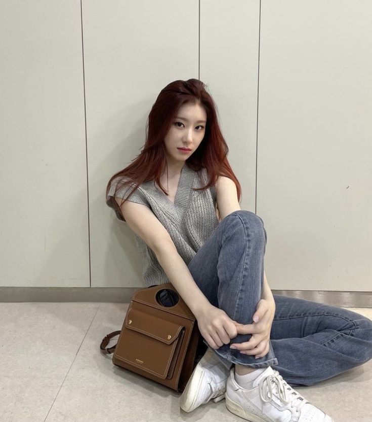 maudeactbye's tweet photo. Hi!!  Gue Caca🌼 dari AU 'Life While We're Young' by @.zerosevenmoon 🌼 mau nyari temen sesama CSP/RP/CA. Mohon bantu rt/like/komen. Thankyouu🌼 https://t.co/HWSwkcWz7W