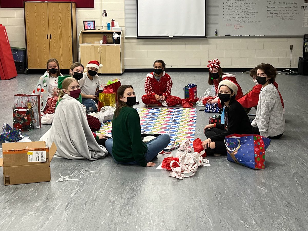 Afaambassadors's tweet photo. From all of us at the AFA we are wishing you a happy winter break! https://t.co/q6pxylxWAi
