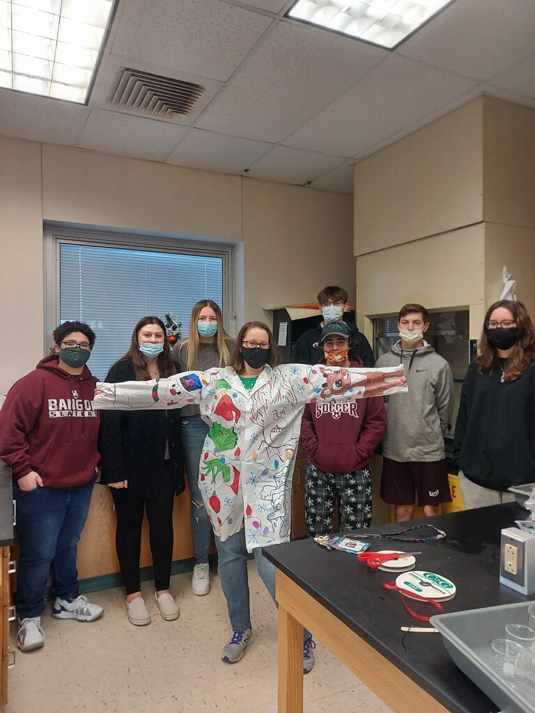 ChemTechTeach's tweet photo. Mrs. Kerr’s Ss designed an awesome Christmas-Character lab coat! #slaterscience #chemistry #UglySweaterDay #labcoats @SlatersBAHS https://t.co/XG7zKqISSX