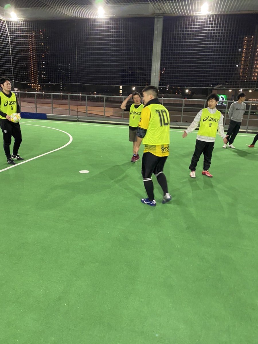 tomodachisaikyo's tweet photo. 友達最強　フットサルでした☺️☺️ 

平日でも仕事終わりに集まれる仲間がいれば　楽しいですね！共に成長できる仲間☺️ 

#友達最強　
#友達150人できるかな https://t.co/qjgSdWDjTY