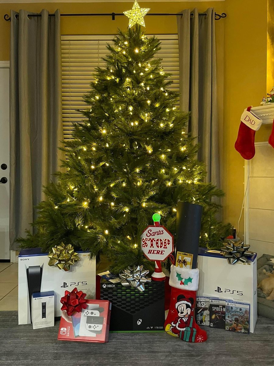 vhowleyrob's tweet photo. @jakerandall @spieltimes @ChitoGaminYT @PS5restocks_etc now that they are delivered can share - was able to raffle off (2) PS5s, (1) XSX and (1) Switch OLED that you helped me secure.  Raised $12k for charity -THANKS TO YOU ALL! Merry Christmas! https://t.co/46PlD1YCYZ
