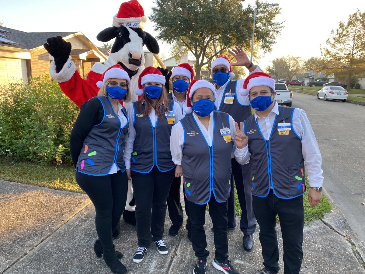 FOX26Houston's tweet photo. It’s DAY 11 of the #12DaysofChristmas on FOX 26! Watch LIVE as our partners help bless another deserving family🙏
#Christmas2021 @BakerRipley @Walmart @ExcluFurniture #chickfla https://t.co/fhNJyZfmx7
