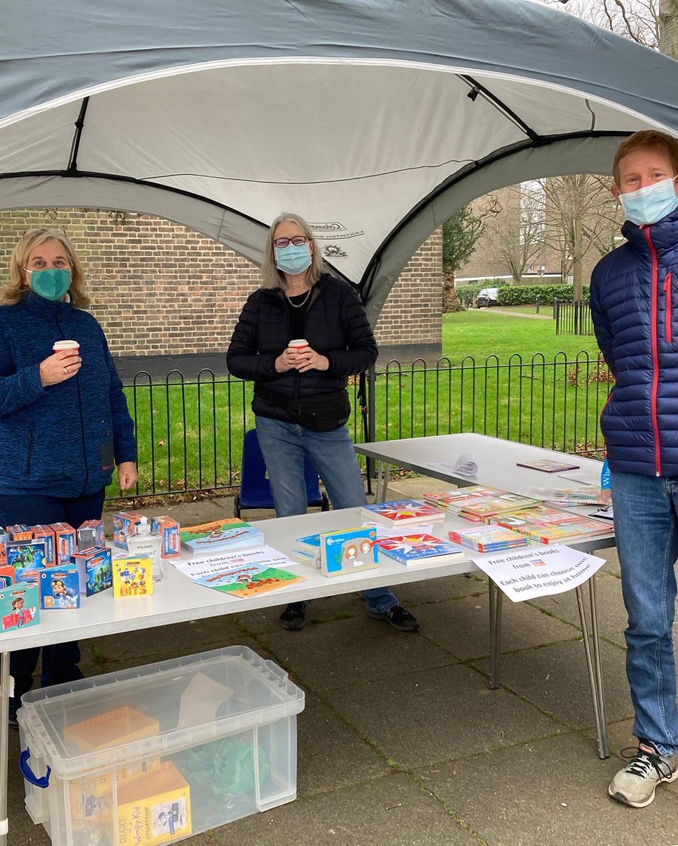StMikesStSteves's tweet photo. We’re really thankful to have been able to give out 125 Christmas bundles to local families today. Thank you to all those who have helped make it happen!

#christmasbundles #stmichaelschurch #wandsworth #southfields #church #community #ackroydon @learn2love2read @DonsLocalAction https://t.co/ScekLJTJ6d