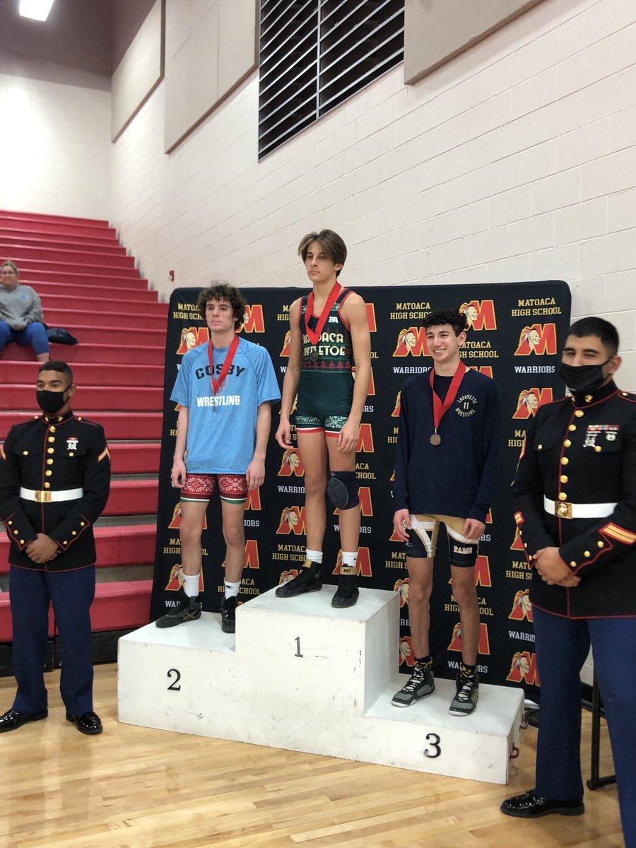 ReasonerCynthia's tweet photo. Congrats to the Cosby High Wrestling team for their 1st place overall team win at yesterday’s Matoaca Mistletoe wrestling tournament. #Almost16 went 2-1 with 2 pins and took 2nd place in his weight class. 💙🎉
#RollTitans @CosbyAthletics @CosbyWrestling https://t.co/poo1ryD2vc