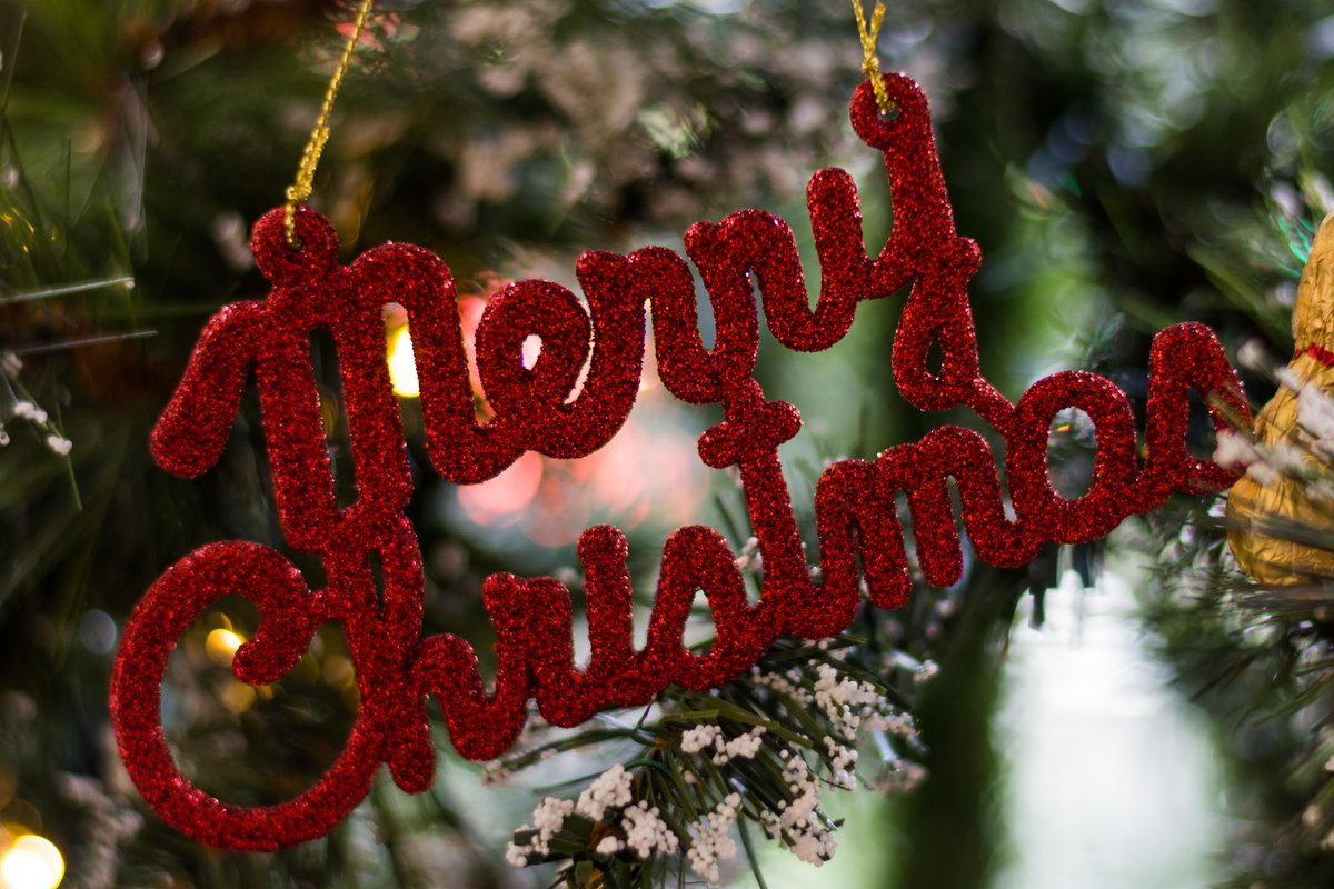deafmindsedu's tweet photo. We would like to wish #seasons #greetings during the #festive period. We will be unavailable to reply to emails and enquiries until our return on January 4th 2022. While we are unavailable, you can still continue to book courses through our online portal at DME.

#Deaf #BSL #CPD https://t.co/hFoubqUiIj