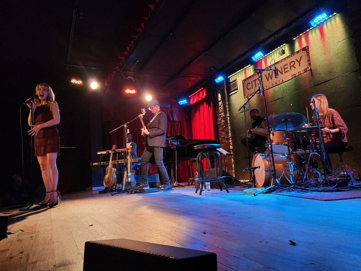 Libro Musica the Music Library tweet media