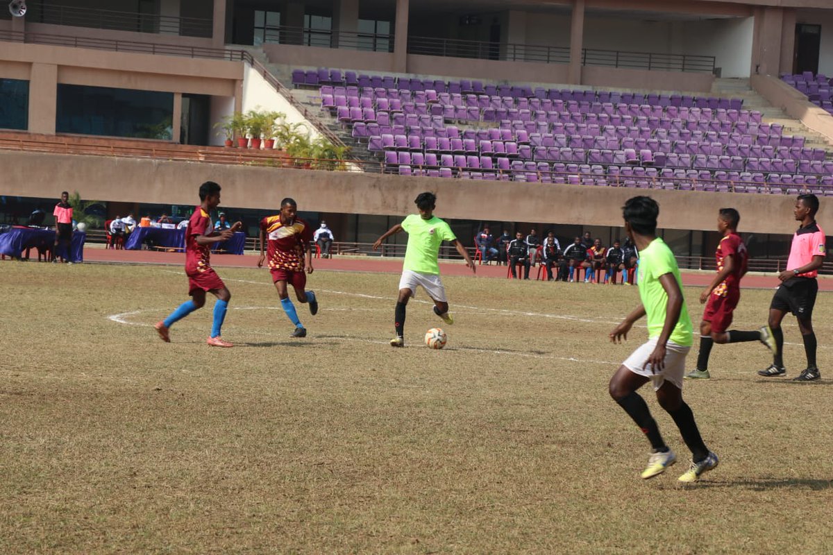 SportsJhr's tweet photo. मुख्यमंत्री आमंत्रण फुटबॉल प्रतियोगिता 2021 के सेमीफाइनल के दूसरे मैच में चाईबासा ने रांची की टीम को हराकर फाइनल में प्रवेश किया। @HemantSorenJMM https://t.co/4z1nnkBaEw