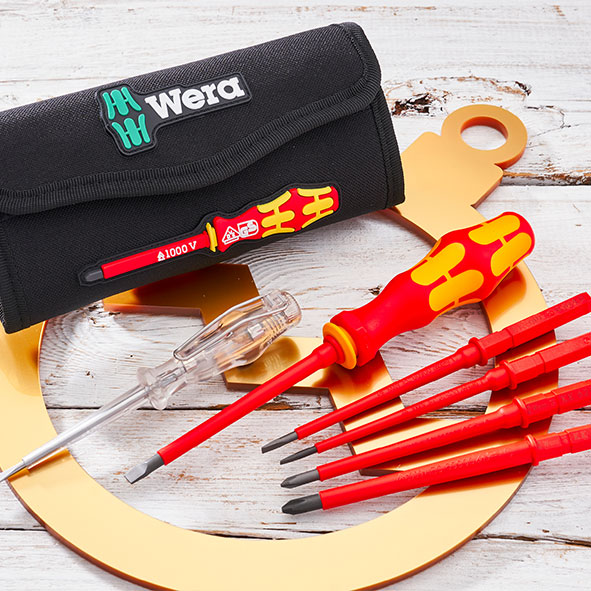 Real_Deals4You's tweet photo. This @weratoolsuk 7 Piece VDE Interchangeable #Screwdriver Set contains an impressive range of quality #screwdrivers, which have all been individually tested for #dielectric strength! 👏🏼 https://t.co/SzcU5LNaAz #Tools #DIY #Trade https://t.co/VWd3Orbkbr