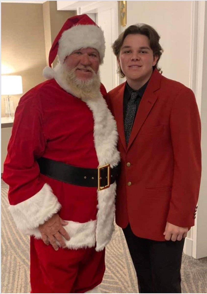 creekpro1's tweet photo. And to think at his busiest time of year, Santa still finds time to compete!
#SantaJohn https://t.co/q3KZbh34Yo