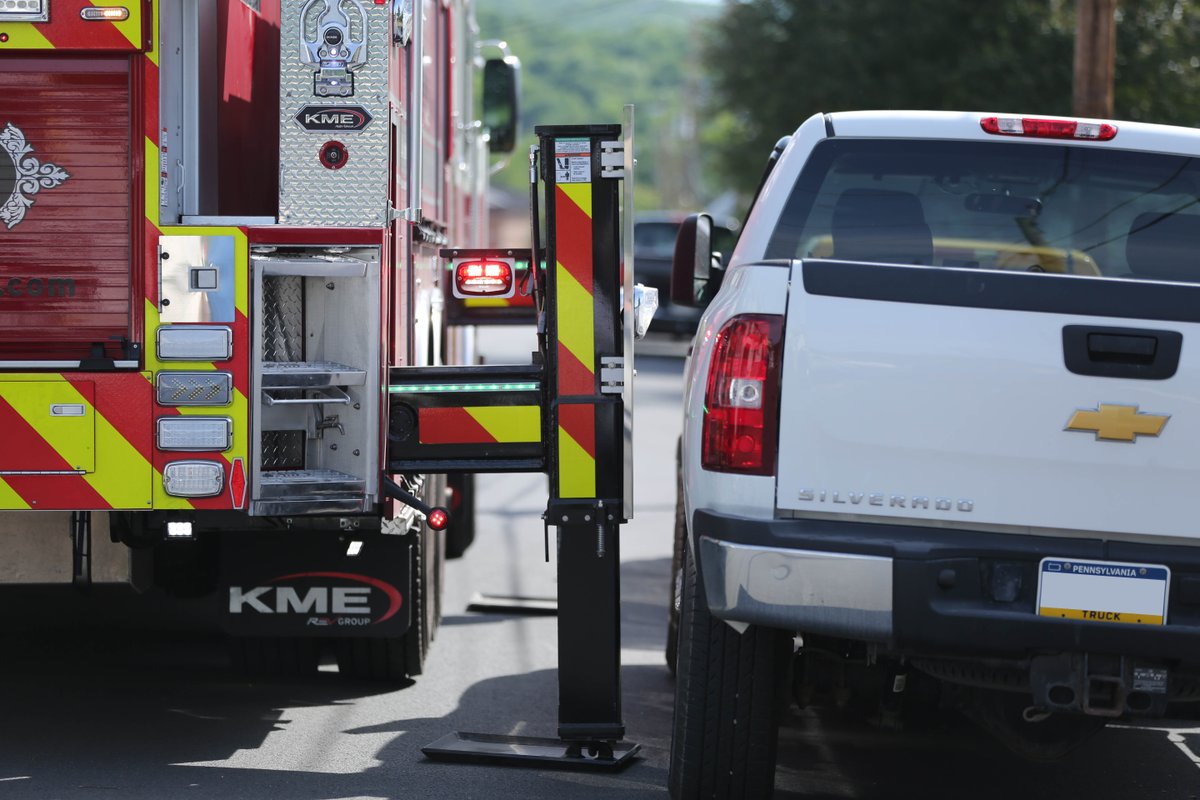 KMEFire's tweet photo. Fire scenes are crowded enough - with a narrow stabilizer stance of just 12', there will be no reason your dept can't get our 103' #TuffTruck into service. If 12' is not short enough, the truck also can be short jacked at 10'.
#EngineeredToServe #KME #AerialCat https://t.co/Uo5QCIJUwV