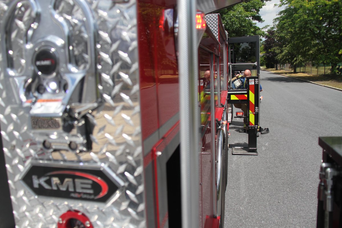 KMEFire's tweet photo. Fire scenes are crowded enough - with a narrow stabilizer stance of just 12', there will be no reason your dept can't get our 103' #TuffTruck into service. If 12' is not short enough, the truck also can be short jacked at 10'.
#EngineeredToServe #KME #AerialCat https://t.co/Uo5QCIJUwV