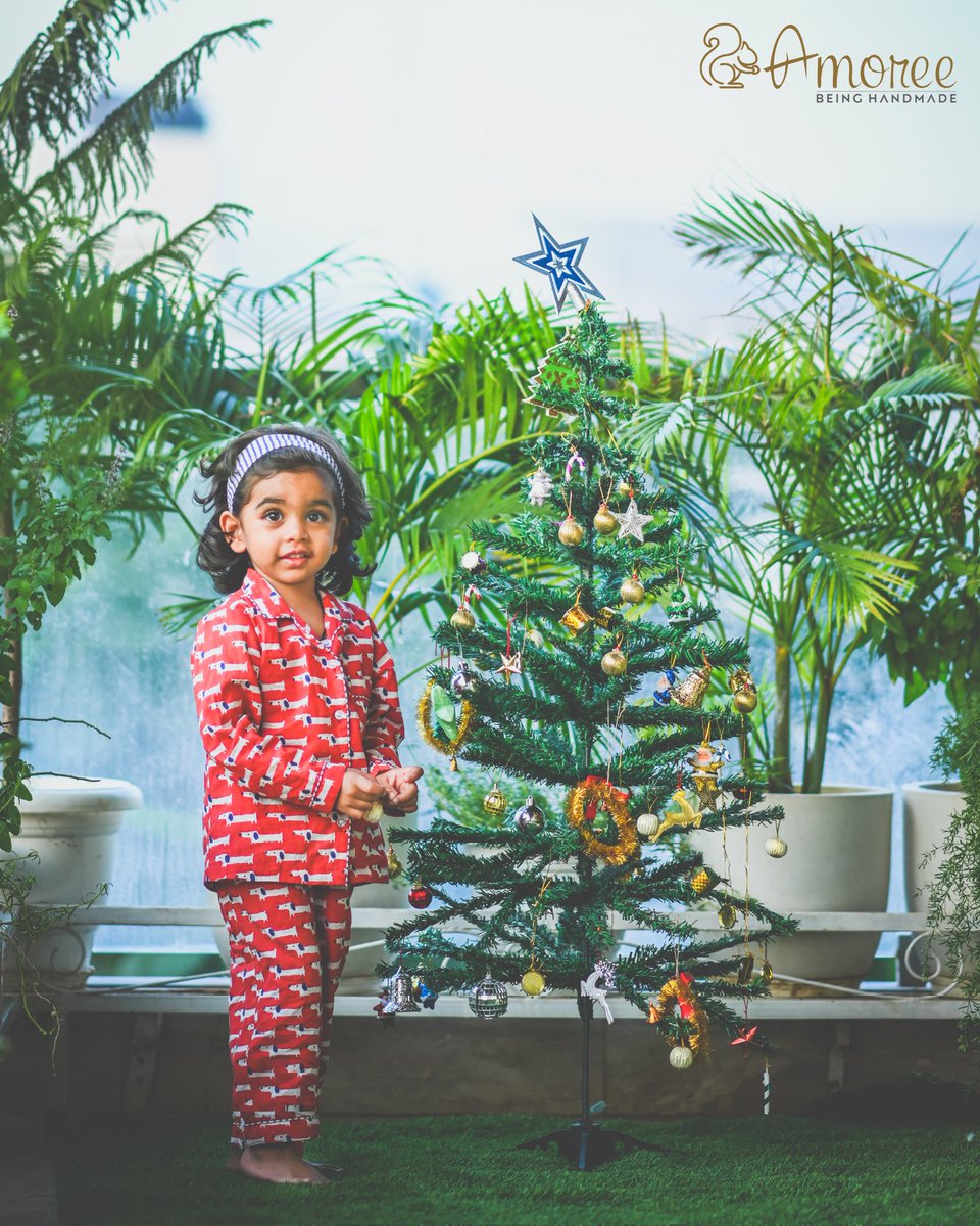 AmoreeIndia's tweet photo. Let the comfort do the talking this Christmas season. 😊

Easy-breezy night suit set, donning which your little munchkin can have fun all day long!

Sizes available: 2-3 yr, 3-4 yr, 6-7 yr ,8-9 yr, 10-11 yr
Customisation available
For queries, 📞: +91-7073732727
#amoree #kidswear https://t.co/P4kEtVuPJH