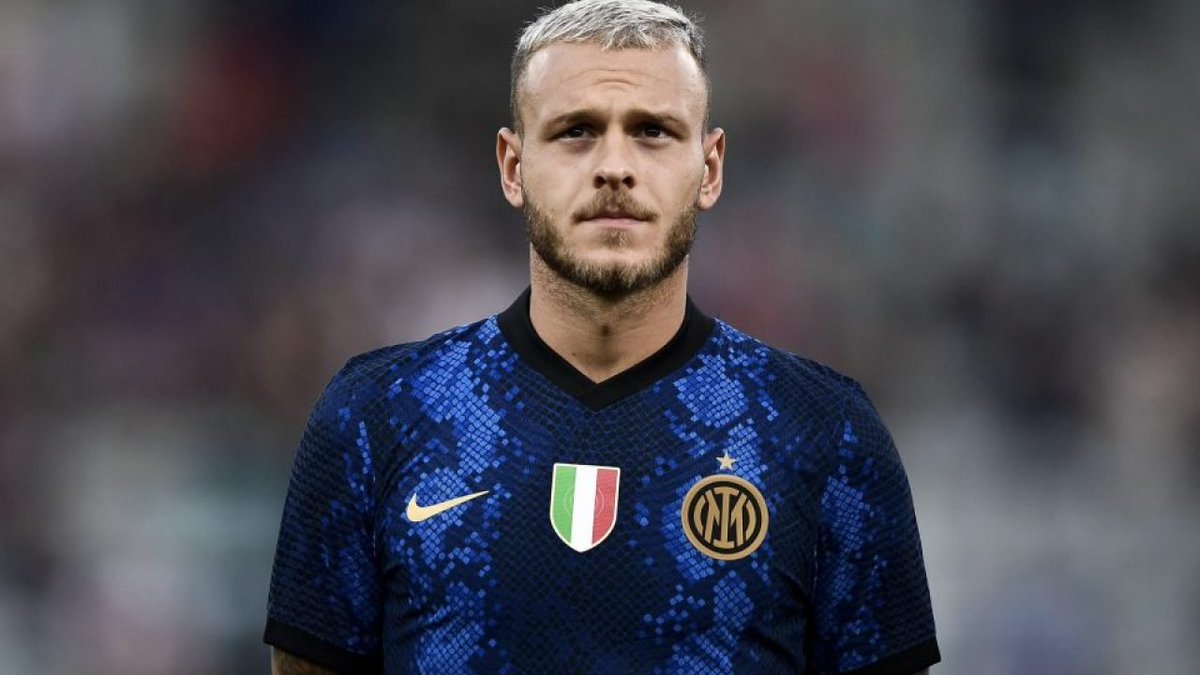 RENUEVA

Federico Dimarco llegó a un acuerdo para renovar su contrato con el Inter hasta 2026. Con 24 años y tras varios préstamos es su mejor temporada en el club siendo una de las primeras opciones de recambio. El zurdo lleva 18 partidos jugados y 2 goles. #ForzaInter