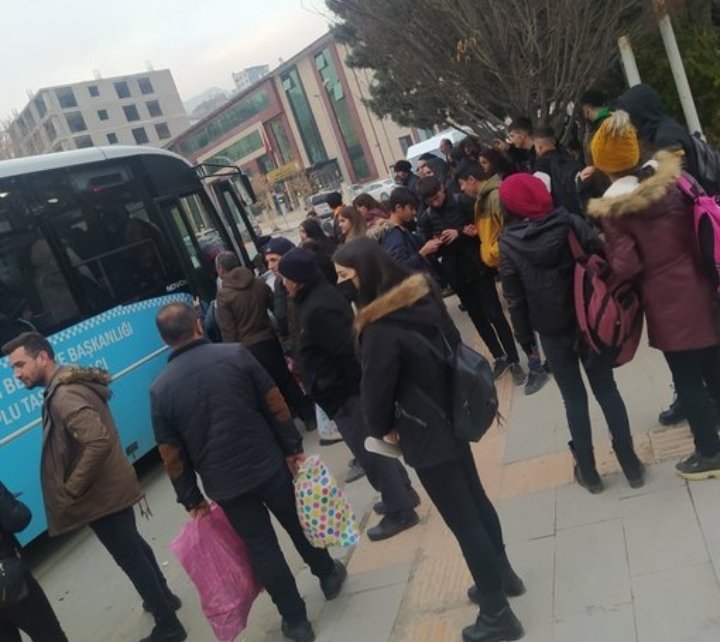 _habergundem_'s tweet photo. Bu salgın sürecinde okulların açık kalması hiç doğru bir karar değildir . Online eğitim sağlıktır !

Okullar kapanmalıdır . 

@tcmeb
@drfahrettinkoca
@RTErdogan 

#MEBYÖKOkullarOnline https://t.co/igFST9NW7A