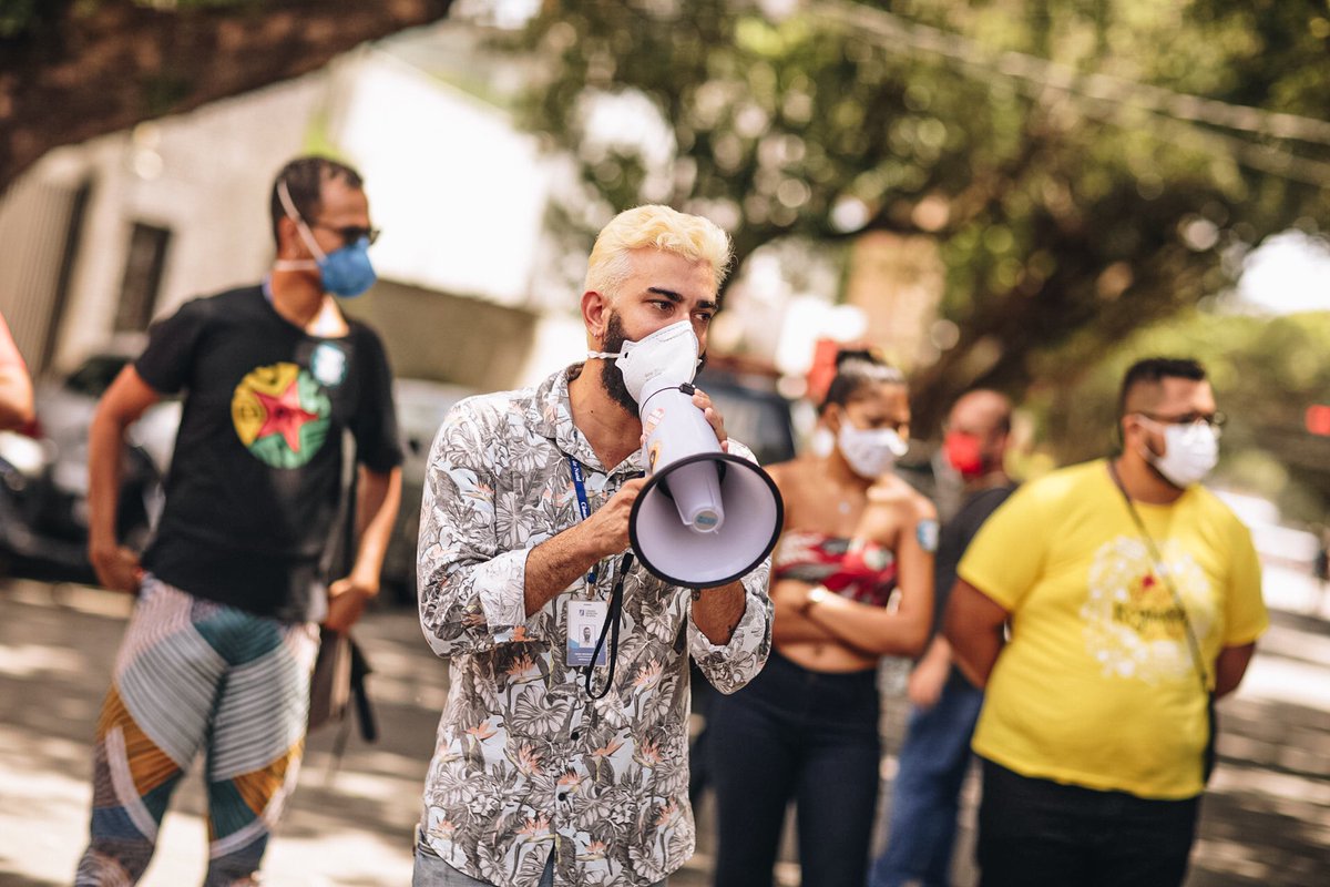 brisabracchi13's tweet photo. Se o povo não entra na Câmara, a rua vira espaço de denúncia!

Movimentos sociais protestam contra o novo plano diretor, a verticalização da Orla e a ofensiva contra o meio ambiente e às populações tradicionais de Natal. https://t.co/klGzikINFX