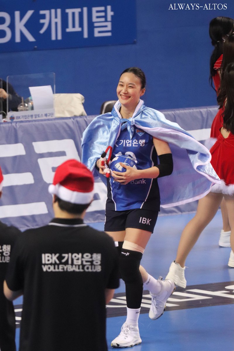 ibk_supp0rt's tweet photo. 표승주 선수 오늘 너무 수고 했어요💙
우리 앞으로 이렇게 웃는 날만 있길🙏🏼💗

슨듀공주 사랑해요🙆‍♀️💙

#AlwaysAltos https://t.co/i9IFeKyHOu