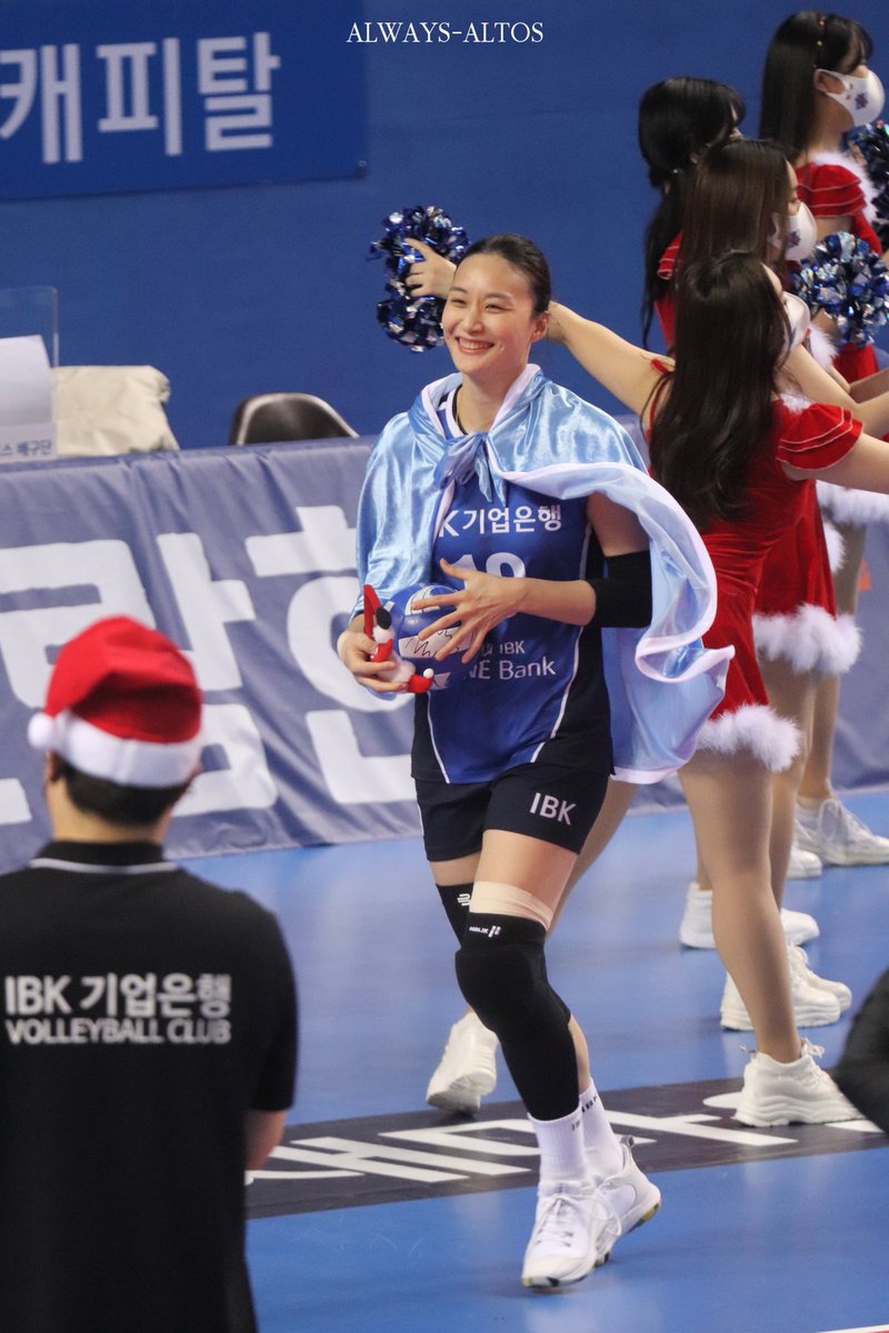 ibk_supp0rt's tweet photo. 표승주 선수 오늘 너무 수고 했어요💙
우리 앞으로 이렇게 웃는 날만 있길🙏🏼💗

슨듀공주 사랑해요🙆‍♀️💙

#AlwaysAltos https://t.co/i9IFeKyHOu
