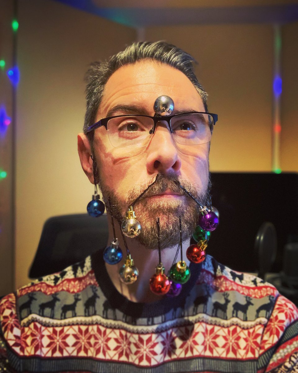 ScottJoseph_UK's tweet photo. Merry Christmas Beard Baubles one and all! Ok so my beard might not be quite full grown enough for such resplendent decorations but it’s a look nonetheless. #MerryChristmas #BeardBaubles #VO #VOStudio #DistantSmoulderFail https://t.co/agXzNXJGIC