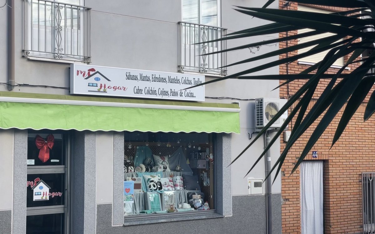 MiHogarTorre's tweet photo. ☃️ ¡La NAVIDAD invade #MiReinoMiHogar!

👉🏼 Dos semanas con el establecimiento a pleno rendimiento y qué mejor manera que en la época más bonita.

🛏 Dale un aire nuevo a tu casa de cara al nuevo año y renueva tus útiles de tu hogar.

🎄 ¡Felices y confortables fiestas amig@s! https://t.co/XCZR8yD5vG
