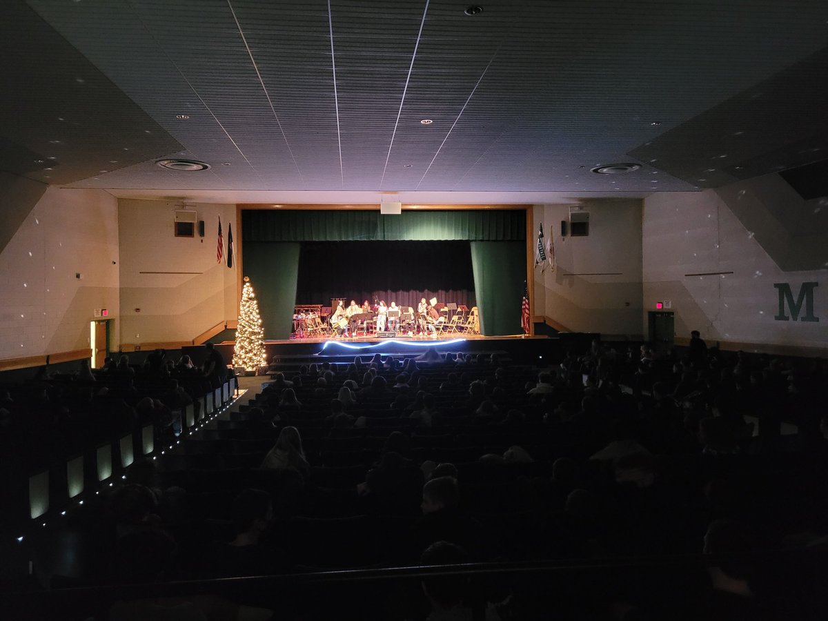 StangBasketball's tweet photo. Great job by the PAHS band and chorus today getting us into the Christmas Spirit! #stanghoops #stangfamily https://t.co/XyEGX588pC