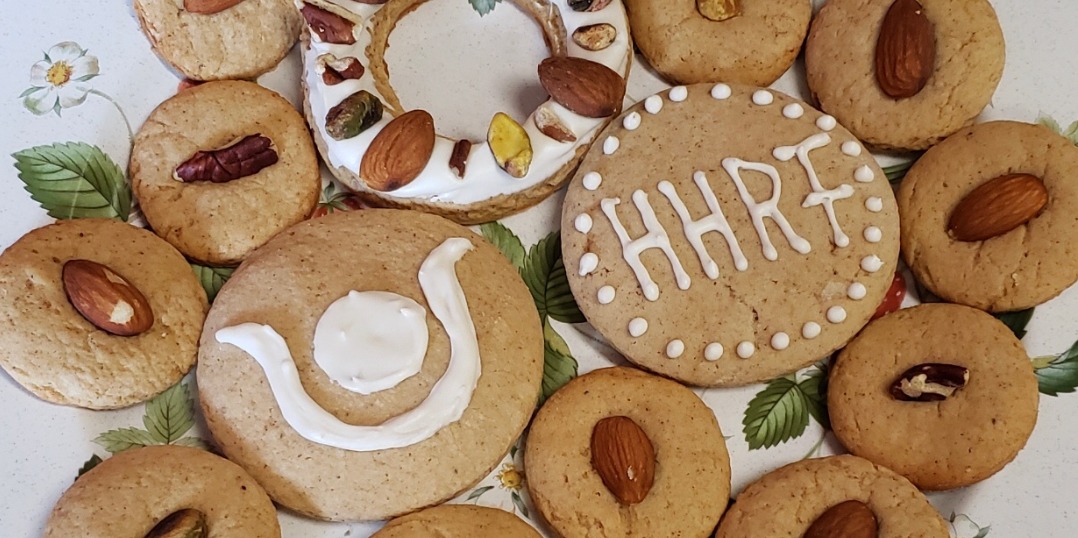 ReConnectHU's tweet photo. Happy Holidays and a Happy New Year from the ReConnect Hungary and Hungarian Human Rights Foundation team! #Hungary #BirthrightProgram #gingerbread https://t.co/opCmMqIL6U