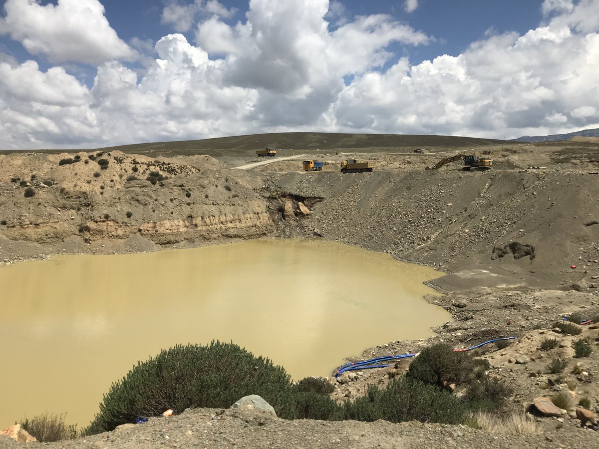 Thomas__Graham's tweet image. Last week I was in Apolobamba, a protected area north of La Paz that is being reshaped by gold mining cooperatives. I went with a foundation that trains them to recycle the mercury they use. So the cooperatives I saw are probably better than most. Even so… 🧵
