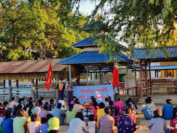 MyoMinH41016334's tweet photo. Locals from Monywa, Letpadaungtaung area staged a powerful strike to oust the genocidal dictators this evening. #India_StopSupportingTerrorists #Dec23Coup   #WhatsHappeningInMyanmar https://t.co/ScsVXixMvU
