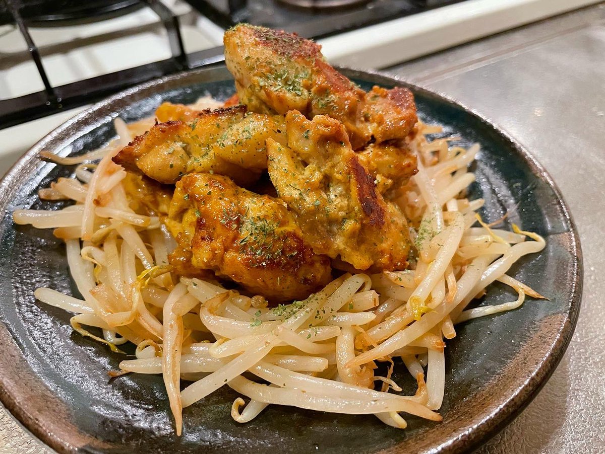 ha87prv's tweet photo. #タンドリーチキン
#竹輪の磯辺揚げ
#炊き込みご飯
#大根とワカメと卵の味噌汁

#トゥンジージューシー
( 冬至に食べる炊き込みご飯 )

.

#料理 #私料理 #手料理 #自炊 #料理記録 #ごはん記録 #晩ごはん #おうちごはん #おうち時間 #おうち居酒屋 #ディナー　#つまみ飯 #料理好きな人と繋がりたい https://t.co/jITkPw2I0w
