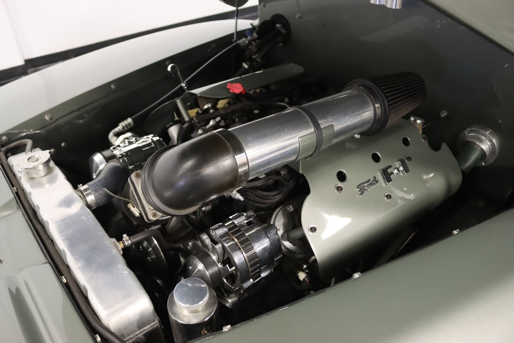 streetsidecars's tweet photo. #SoldItWithStreetside! With only 3,801 miles on the build, this 1951 #Ford F-1 #Restomod features a 5.7L LS1 V8 and 4-speed automatic transmission

Link: https://t.co/mkMvbJgkks

#sellitwithstreetside #V8 #vintageford #engine #horsepower #classicford #fordmotors #LS1 #LSmotor https://t.co/FytjjJLGz7