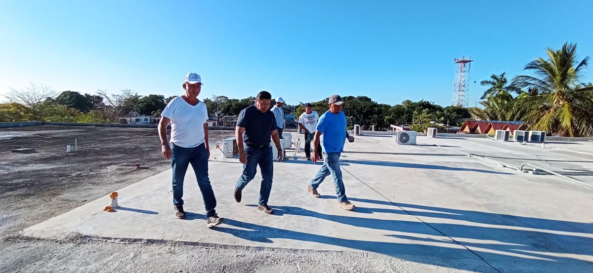 JosAlfredoCont6's tweet photo. Uno de nuestros propósitos para el nuevo año es tener un palacio municipal digno, vamos a rescatar los espacios que permanecían en el olvido, desde temprano nos encontramos supervisando las obras de remodelación, merecemos una imagen urbana de primera y #JuntosLoVamosaHacer https://t.co/07FB2Wa02V